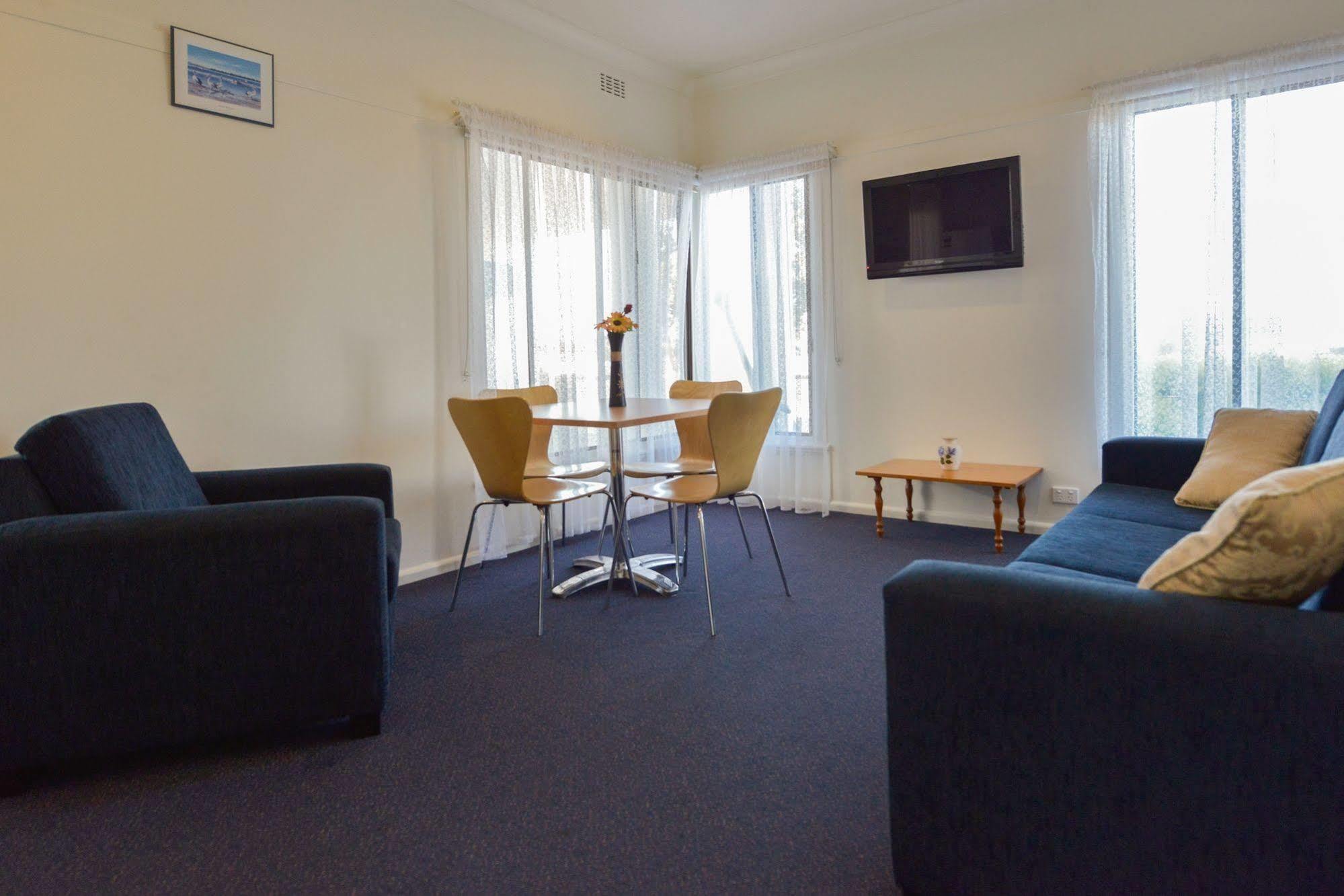 Heyfield Motel And Apartments Lakes Entrance Eksteriør bilde